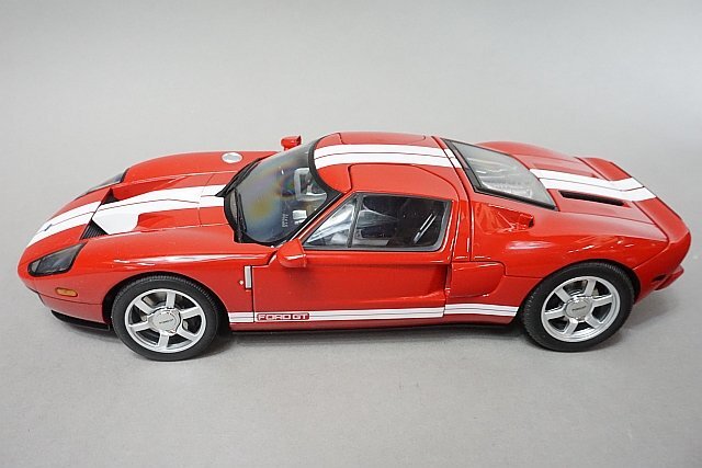 AUTOart オートアート 1/18 FORD フォード GT 2004 レッド/ホワイトストライプ 73021の画像1