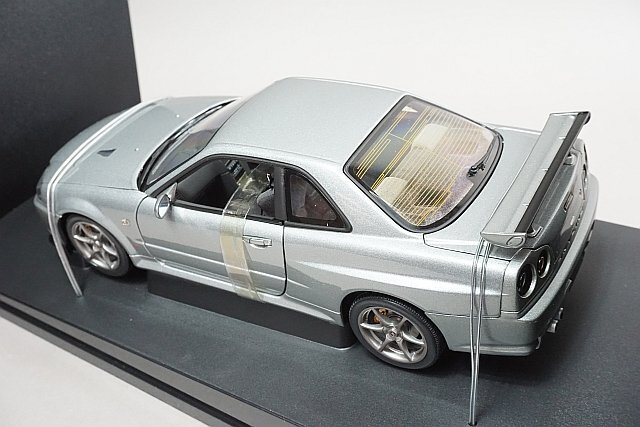 AUTOart オートアート 1/18 Nissan 日産 スカイライン R34 GTR Vスペック II スパークリングシルバー 77332の画像2