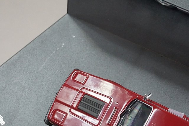 Eagle Collectibles イーグルコレクティブルズ / ユニバーサルホビー 1/43 SAAB サーブ Sonett ソネット Ⅲ 1973 ボルドー E3755の画像4