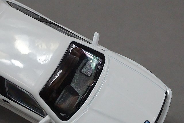 MINIGT / TSM トゥルースケール 1/64 BMW M3 (E30) アルピンホワイト 右ハンドル MGT00041-R_画像3