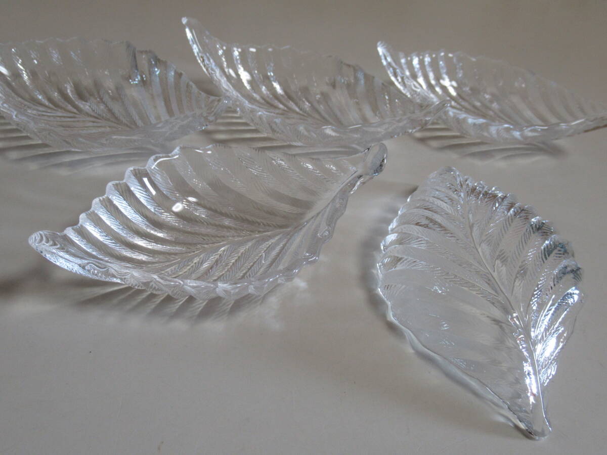 R6 03★昭和レトロ リーフ型ガラス皿 カットガラス 5枚 手作り 小皿 豆小鉢の画像4