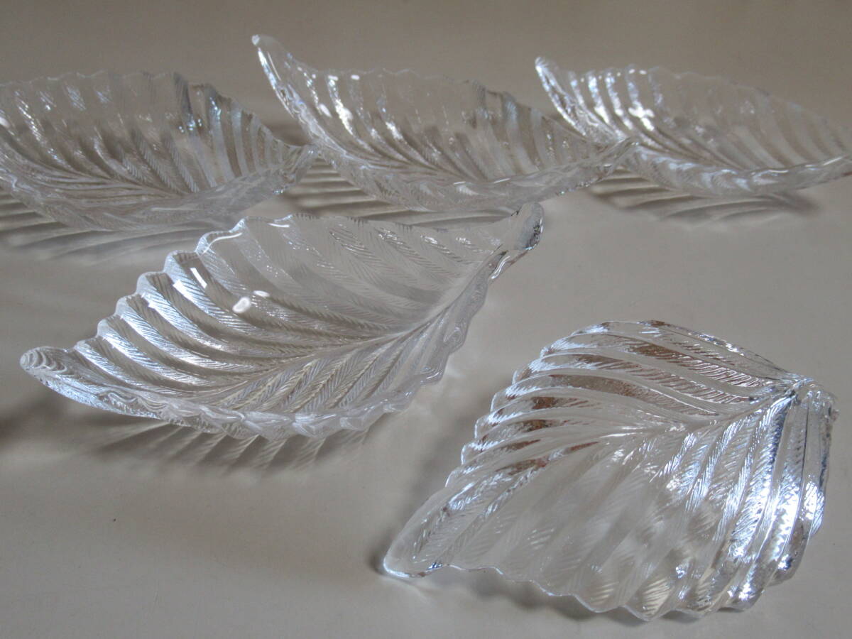 R6 03★昭和レトロ リーフ型ガラス皿 カットガラス 5枚 手作り 小皿 豆小鉢の画像1