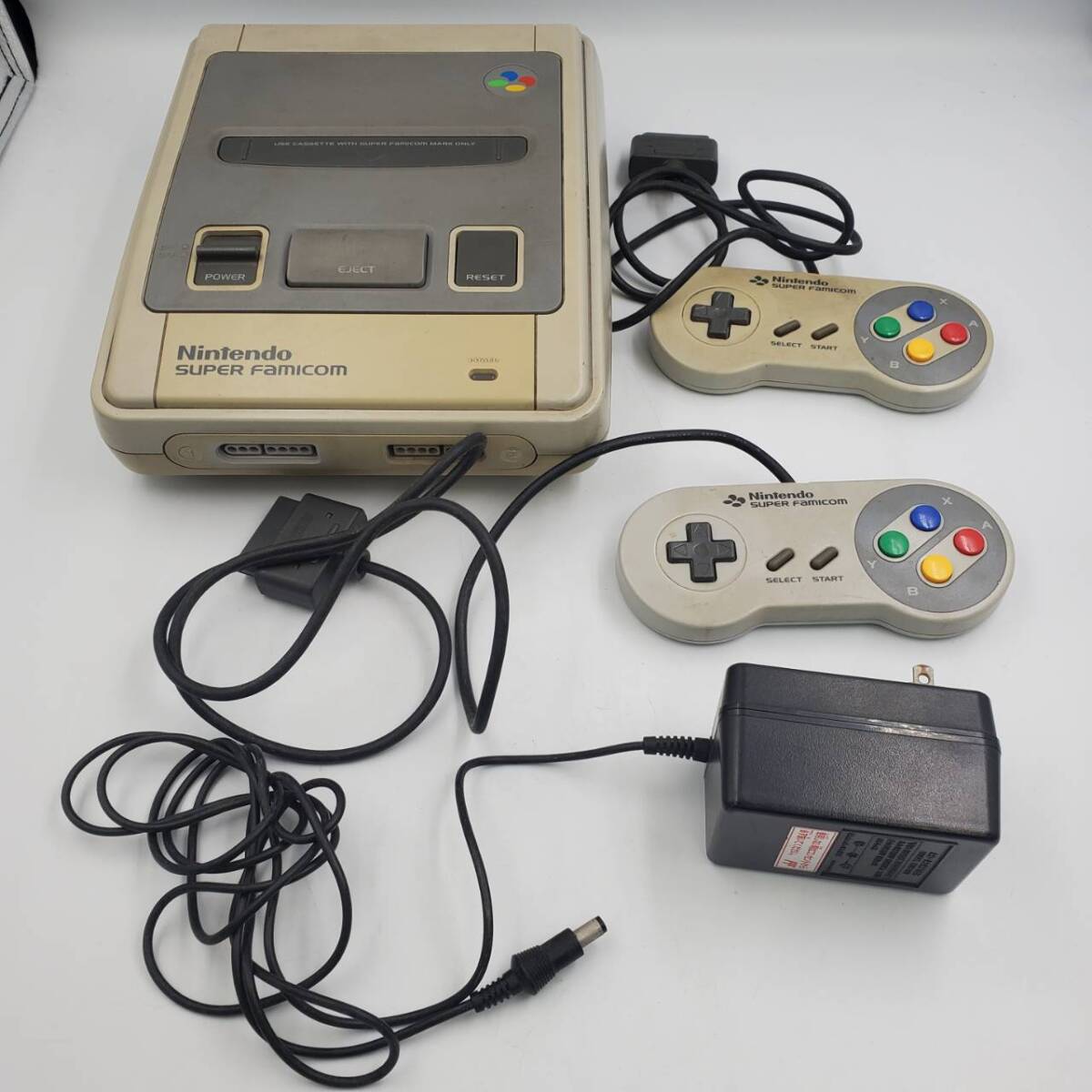 #14095 スーパーファミコン SFC 本体 / コントローラー 2個 セット [動作未確認・AVケーブル欠品] テレビゲーム レトロ ゲーム_商品説明にも画像が掲載されています。