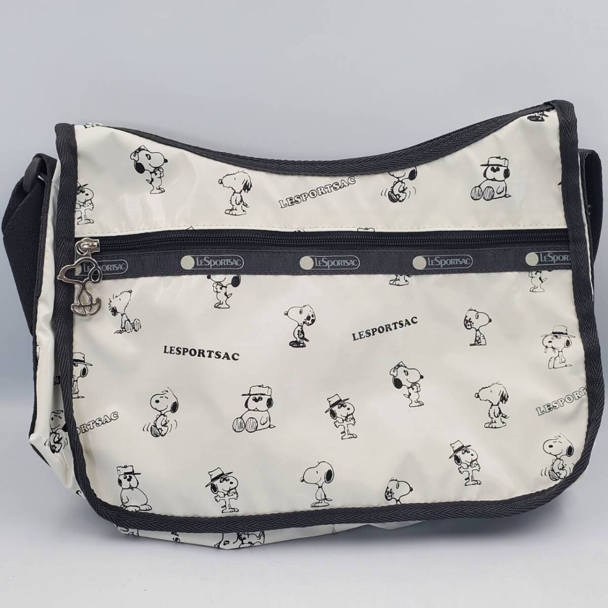 #19987 LeSportsac × PEANUTS70周年 レスポートサック ショルダーバッグ /ポーチセット SNOOPY スヌーピーコラボ レディース ホワイト総柄_画像4