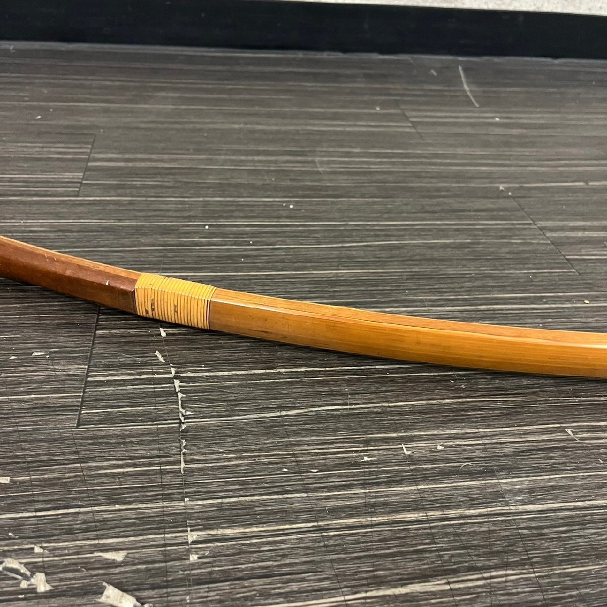 お歳暮 和弓 弓道 竹弓 在銘 桑幡道信 全長約224cm 031910w 重量630g 弓道