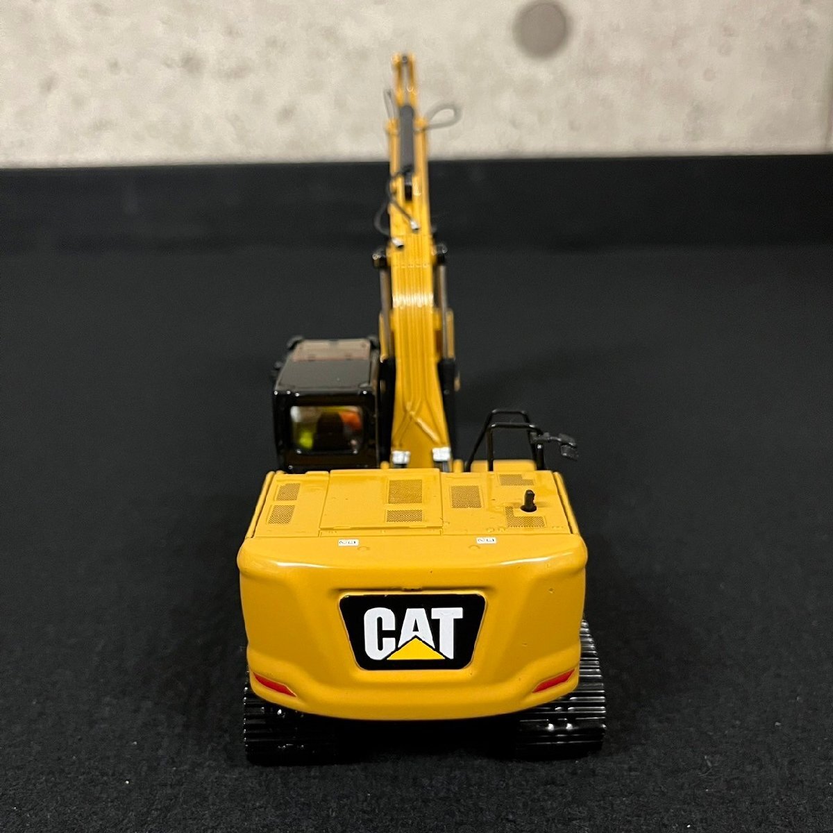 DM キャタピラー CAT 320 1/50 ダイキャストマスター 85569 油圧 ショベル　メタル レプリカ ハイラインシリーズ 032823w/T8（80）_画像5