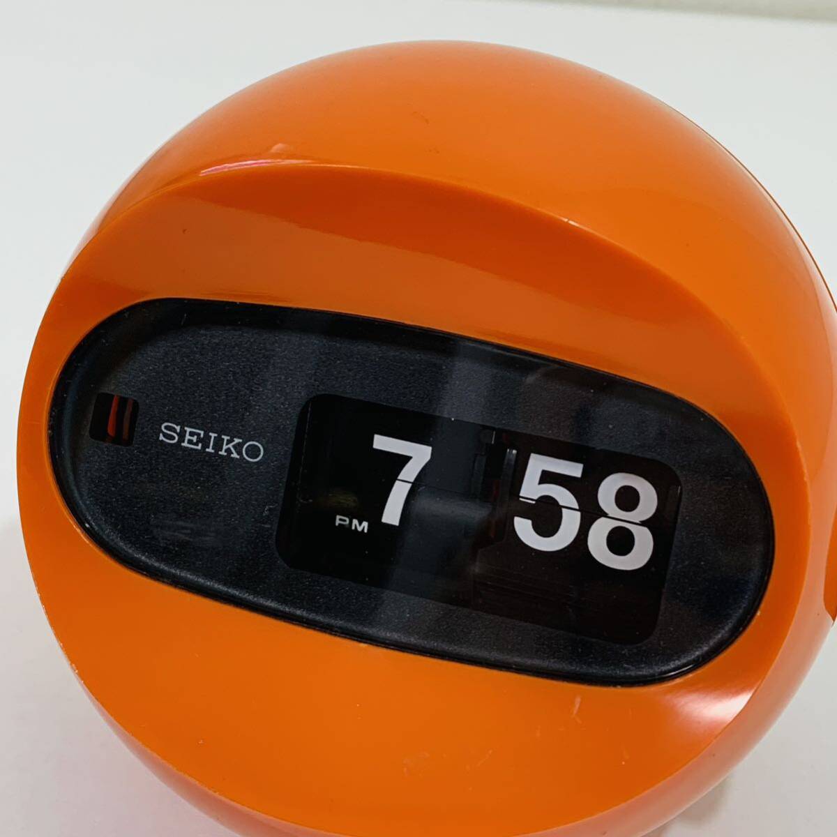 SEIKO セイコー デジタル時計 SD-506 パタパタ時計 オレンジ 球形 ラウンド 置時計 60Hz 昭和レトロ アンティーク ビンテージ 動作確認済_画像5