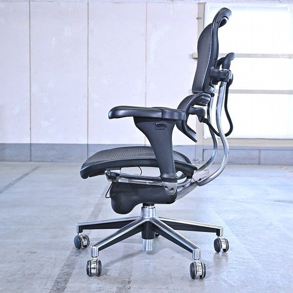 エルゴヒューマン 8万「ベーシック」 デスクチェア メッシュ張り キャスター 高性能 デスクワーク 事務所 椅子 Ergohumanの画像2