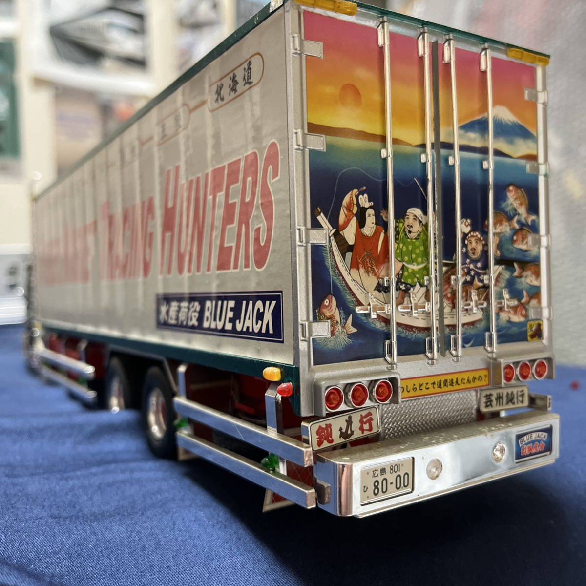 アオシマ1/32いすゞギガ初期型デコトラ仕様 - トラック アオシマ1/32いすゞギガ初期型デコトラ仕様 - トラック