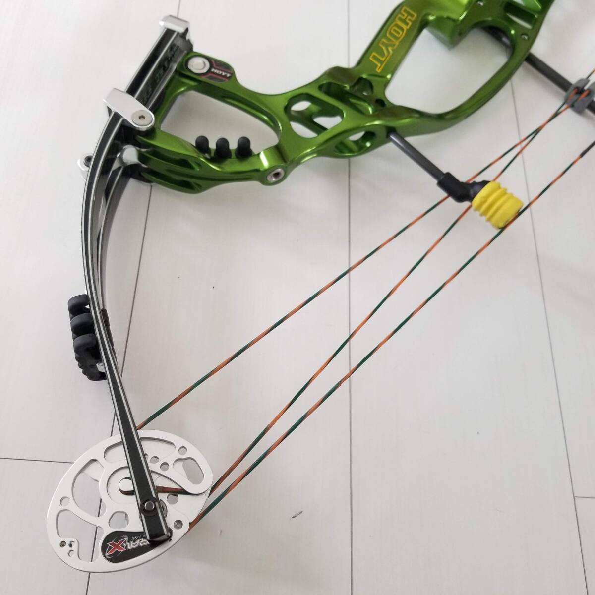 アーチェリー HOYT PRO COMP ELITE FX コンパウンドボウ 50-60ポンド 26.5インチ SPIRAL X カム_画像3