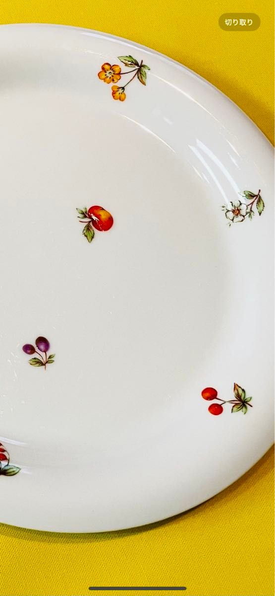 皿　セット　ひとり暮らし　自炊　白　平皿&深皿(小) 2枚セット　フルーツ&花柄　パスタ　サラダ　日常使い　値下げ済み