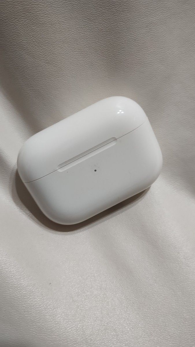 【最安値出品】3500円→2499円値引きAirPods Pro 充電ケースのみ エアーポッズ Apple イヤホン A2190