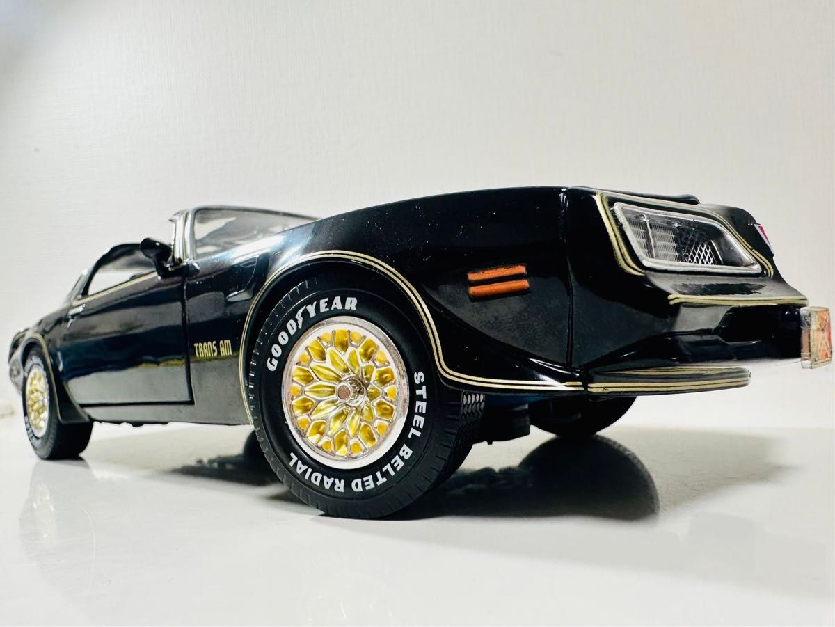 Ertlアーテル/'77 Pontiacポンティアック FireBirdファイヤーバード TransAMトランザム 1/18