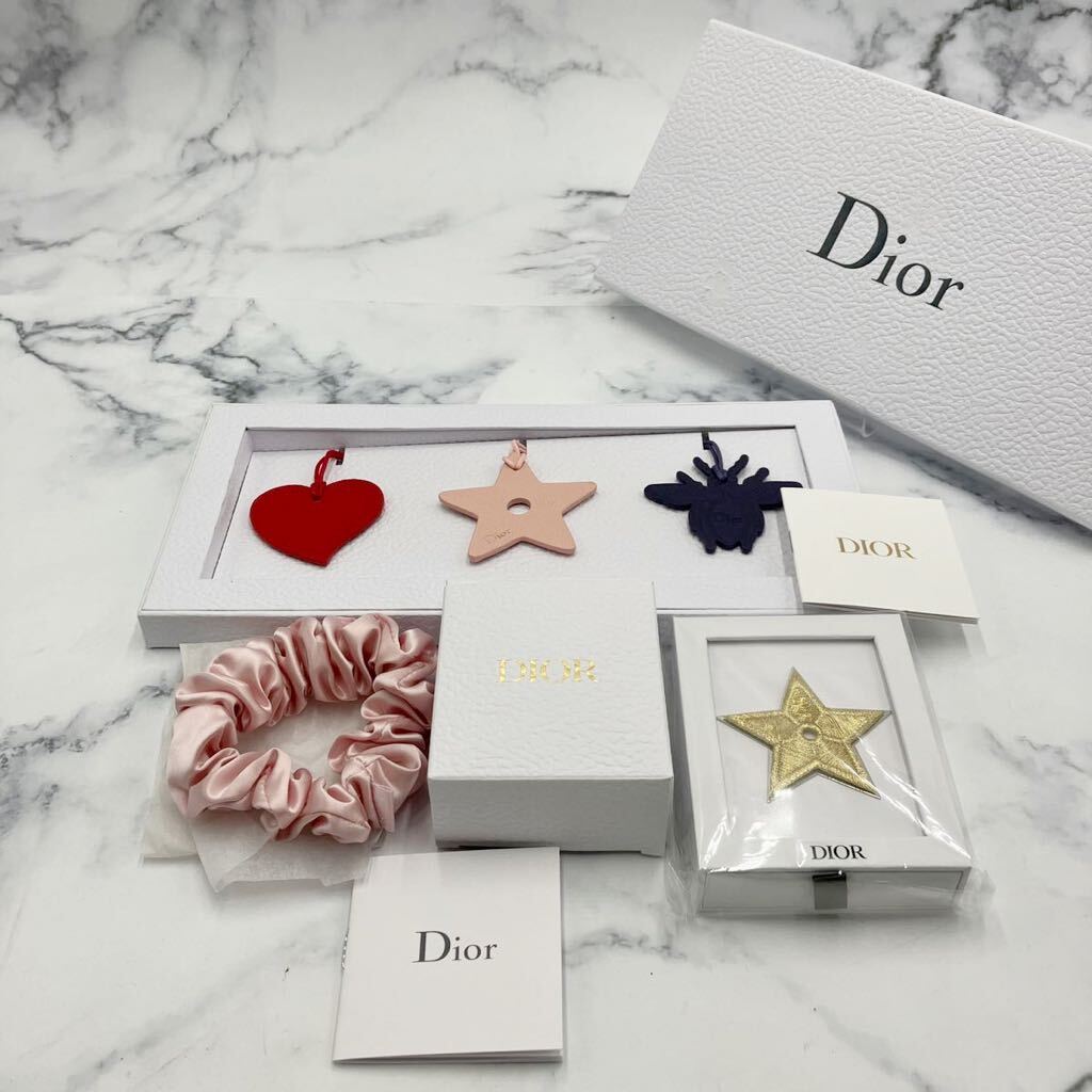 □【売り切り】未使用品！Christian Dior クリスチャンディオール ノベルティグッズまとめセット バッグチャームブローチ ヘアシュシュ_画像1