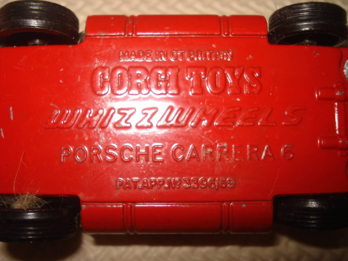  Corgi 1/46 Porsche Carrera 6 red / white driver`s seat panel removed possible possibility box less . present condition goods details unknown used * junk treatment .