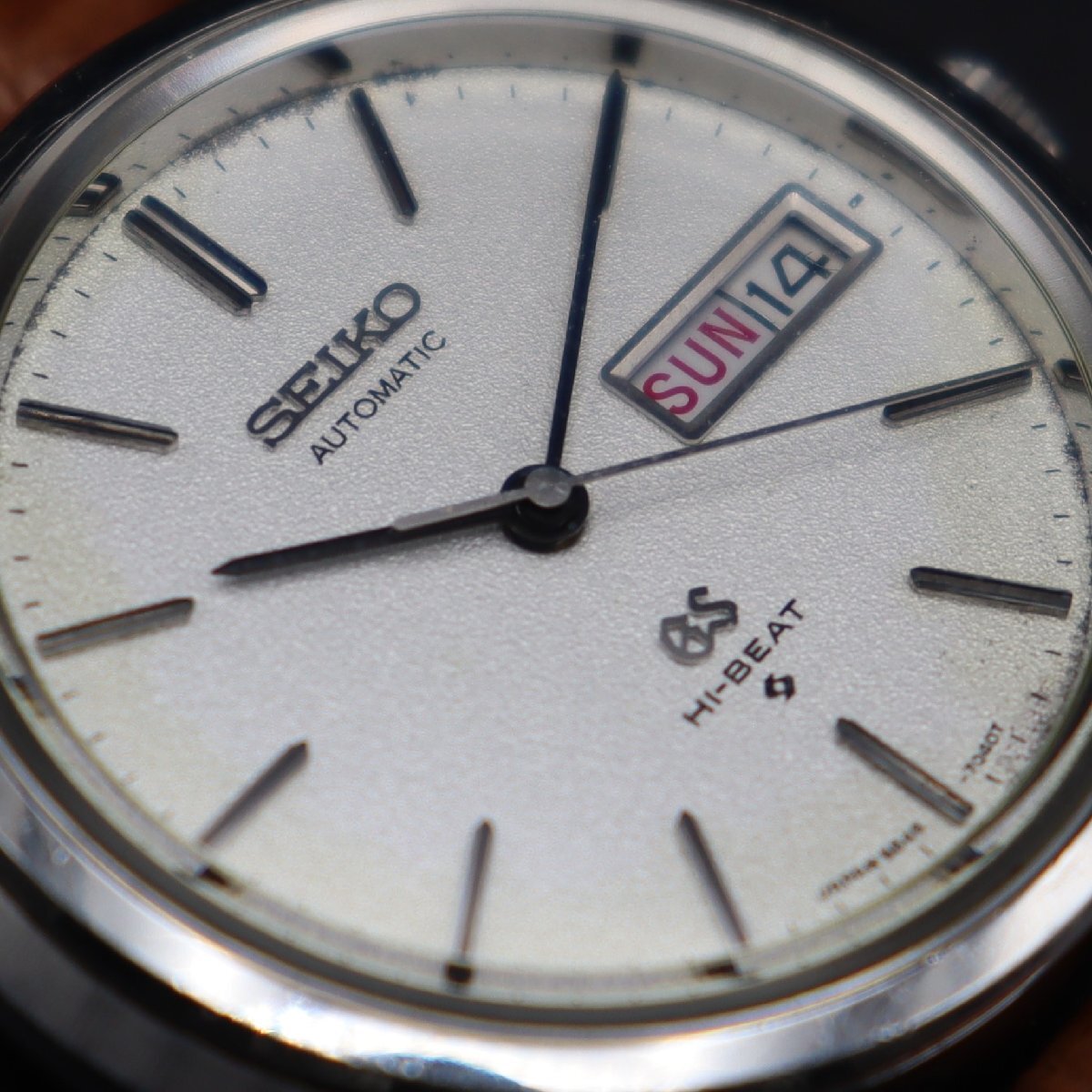 SEIKO 56GS グランドセイコー ハイビート 5646-7030 自動巻 梨地文字盤 1973年 諏訪 GSメダリオン デイデイト 新品革ベルト/GS尾錠 メンズ_画像5