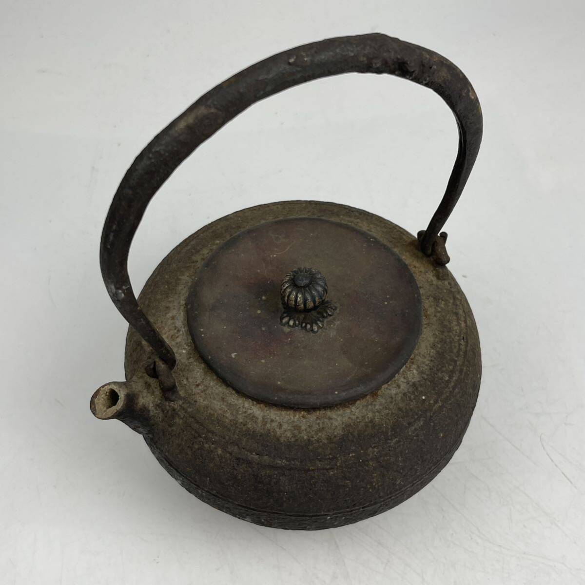 時代　鉄瓶　小型　容量約900ｍｌ　/　時代物　金属工芸　湯沸し　急須　煎茶道具　.1439_画像2
