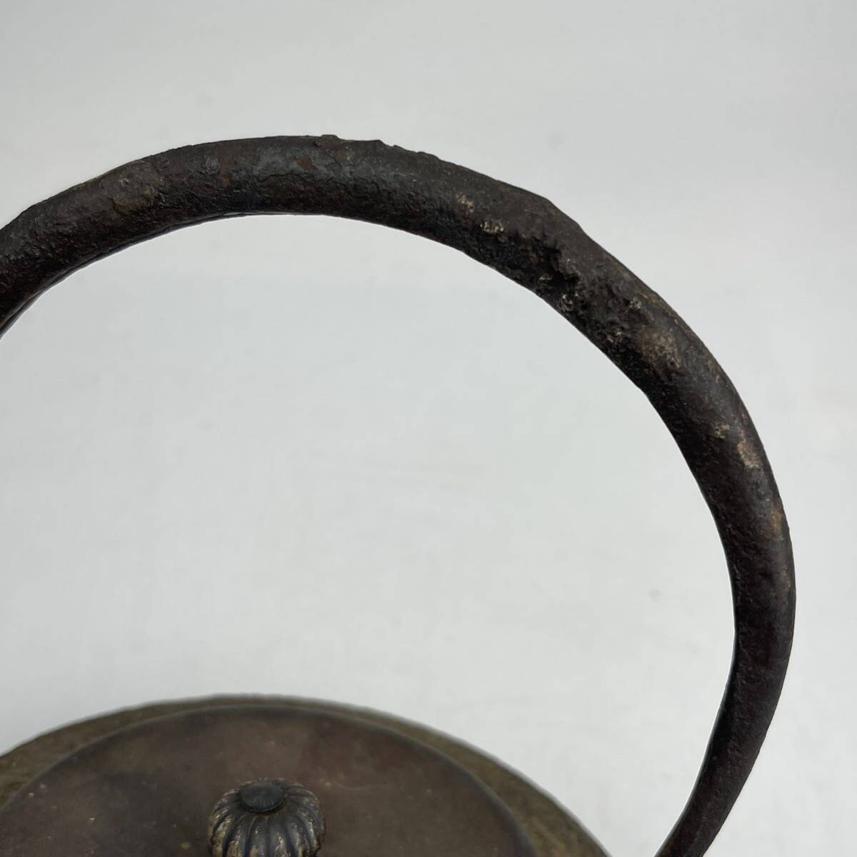 時代　鉄瓶　小型　容量約900ｍｌ　/　時代物　金属工芸　湯沸し　急須　煎茶道具　.1439_画像8