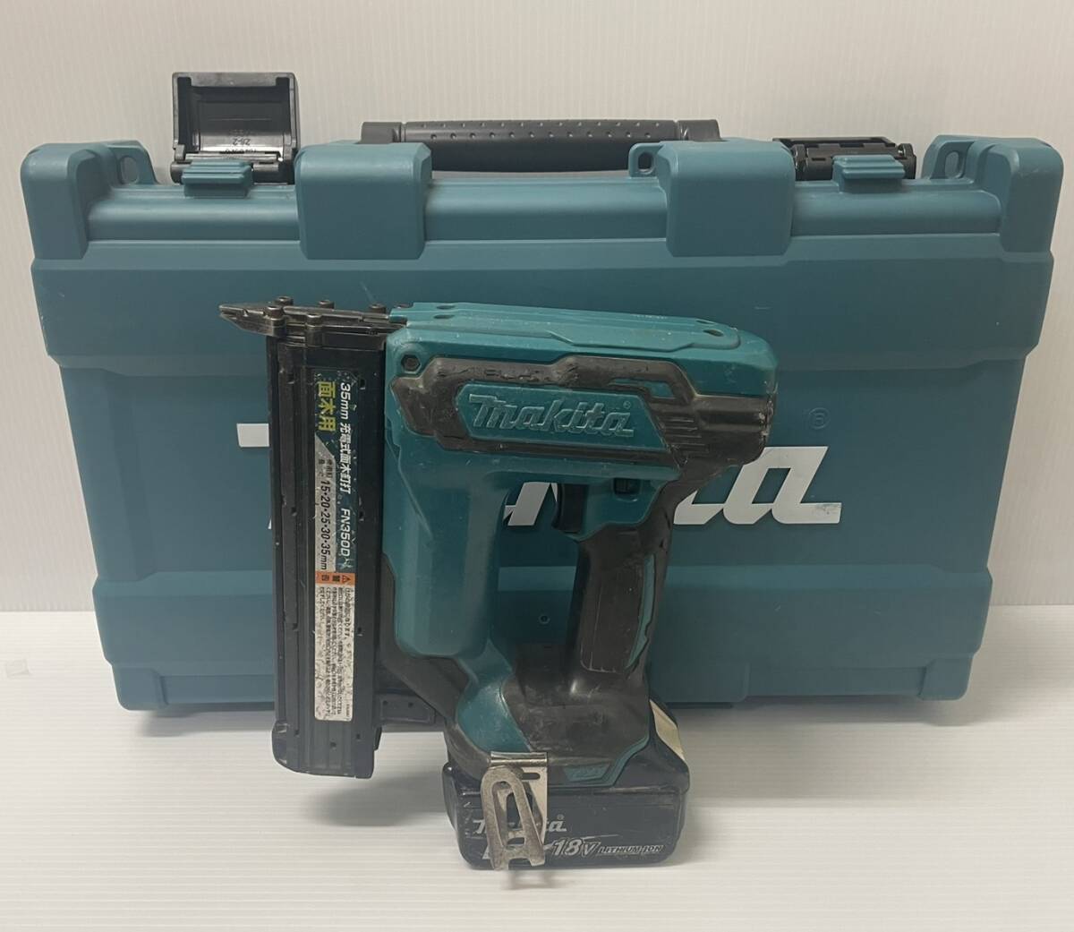 【KKB2918YK】MAKITA FN350D 35mm充電式面木釘打 Li-ionシリーズ 35mm充電式面木釘打_画像1