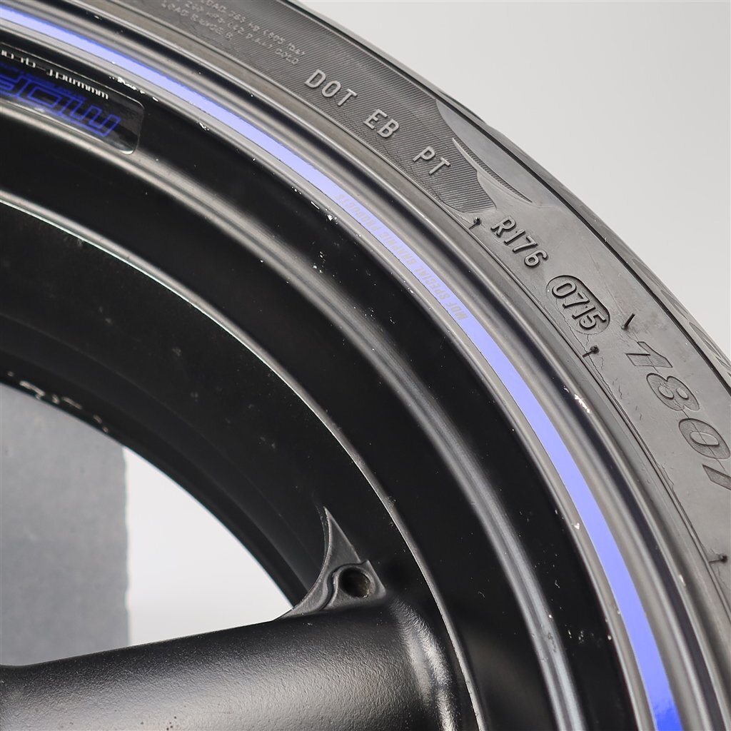 ♪ZRX1200R/ZRT20A 純正 リアホイール 17×5.50 φ20mm (K0314B16)_画像9