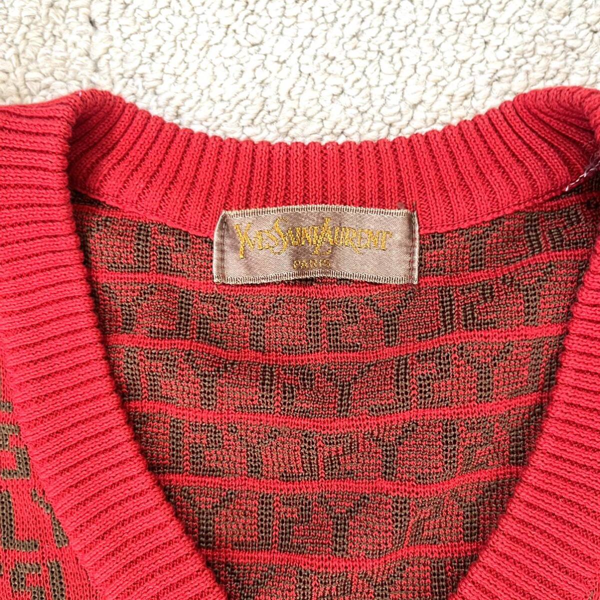 美品☆イヴ・サンローラン☆YSL 総ロゴ セーター☆Vネック 美品☆イヴ・サンローラン☆YSL 総ロゴ セーター☆Vネック