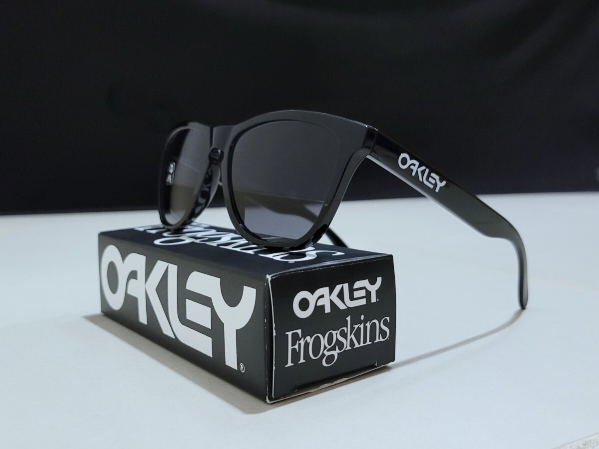  стандартный товар новый товар поляризирующая линза имеется OAKLEY FROGSKINS Oacley лягушка s gold Sapphire Polarized сапфир polalaizdo солнцезащитные очки 