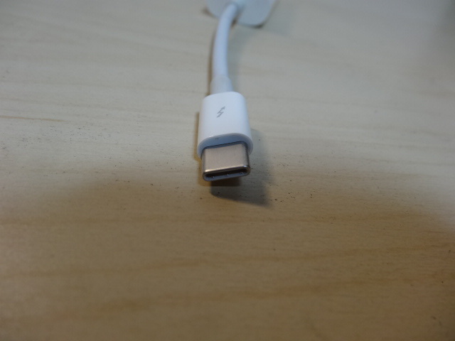 [送料無料 即決] Apple Thunderbolt 3（USB-C）- Thunderbolt 2アダプタ A1790 USEDの画像4