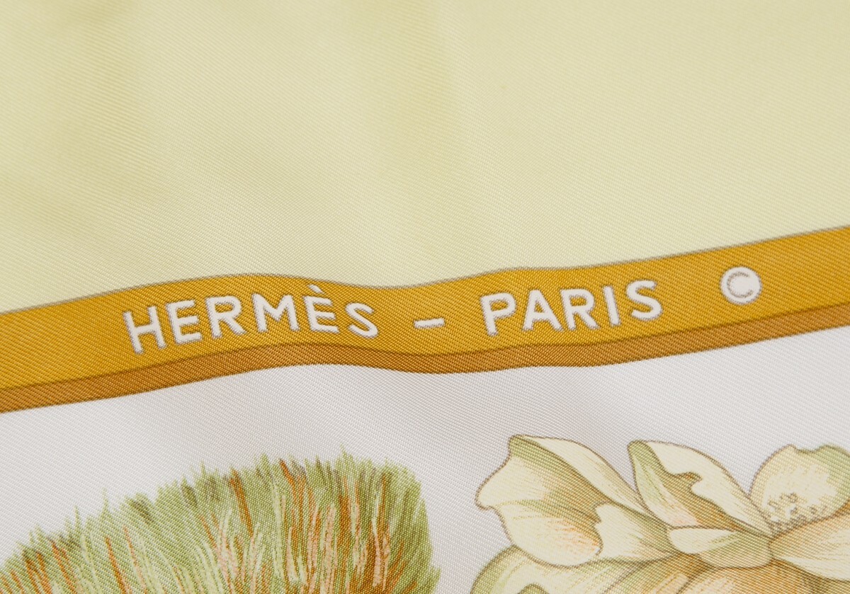 エルメスHERMES カレ90 REGINA 女王陛下 スカーフ 黄色他_品質表示がありません。