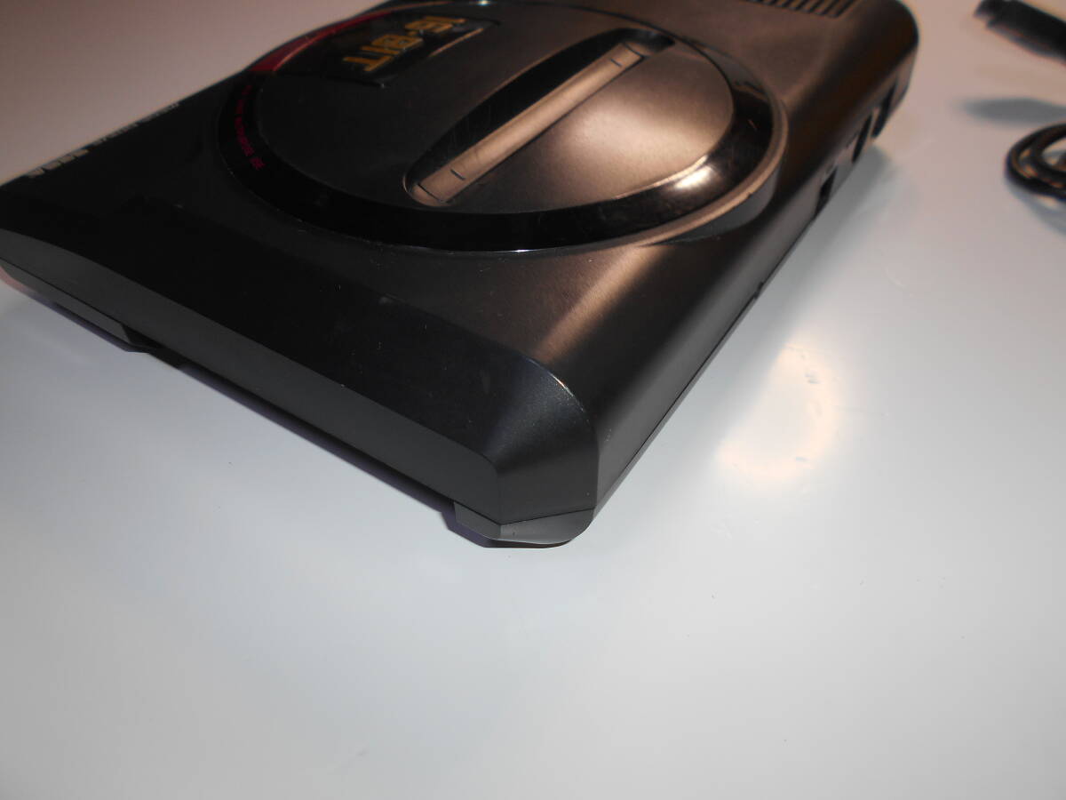 清掃動作品、起動確認済み SEGA MEGA DRIVE セット メガドライブ本体 純正コントローラー１個 アダプター1個 ケーブル Aの画像4