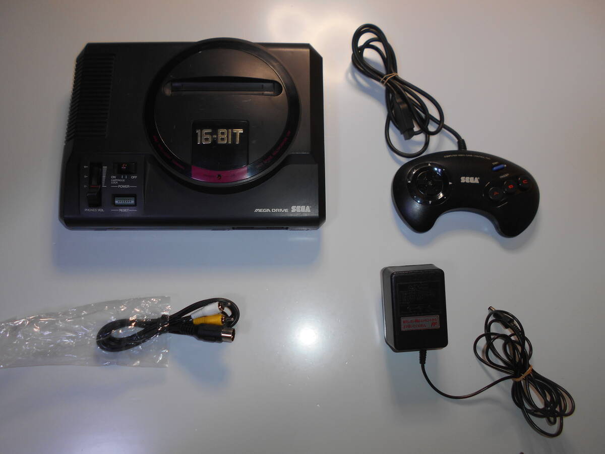 清掃動作品、起動確認済み SEGA MEGA DRIVE セット メガドライブ本体 純正コントローラー１個 アダプター1個　ケーブル A_画像1