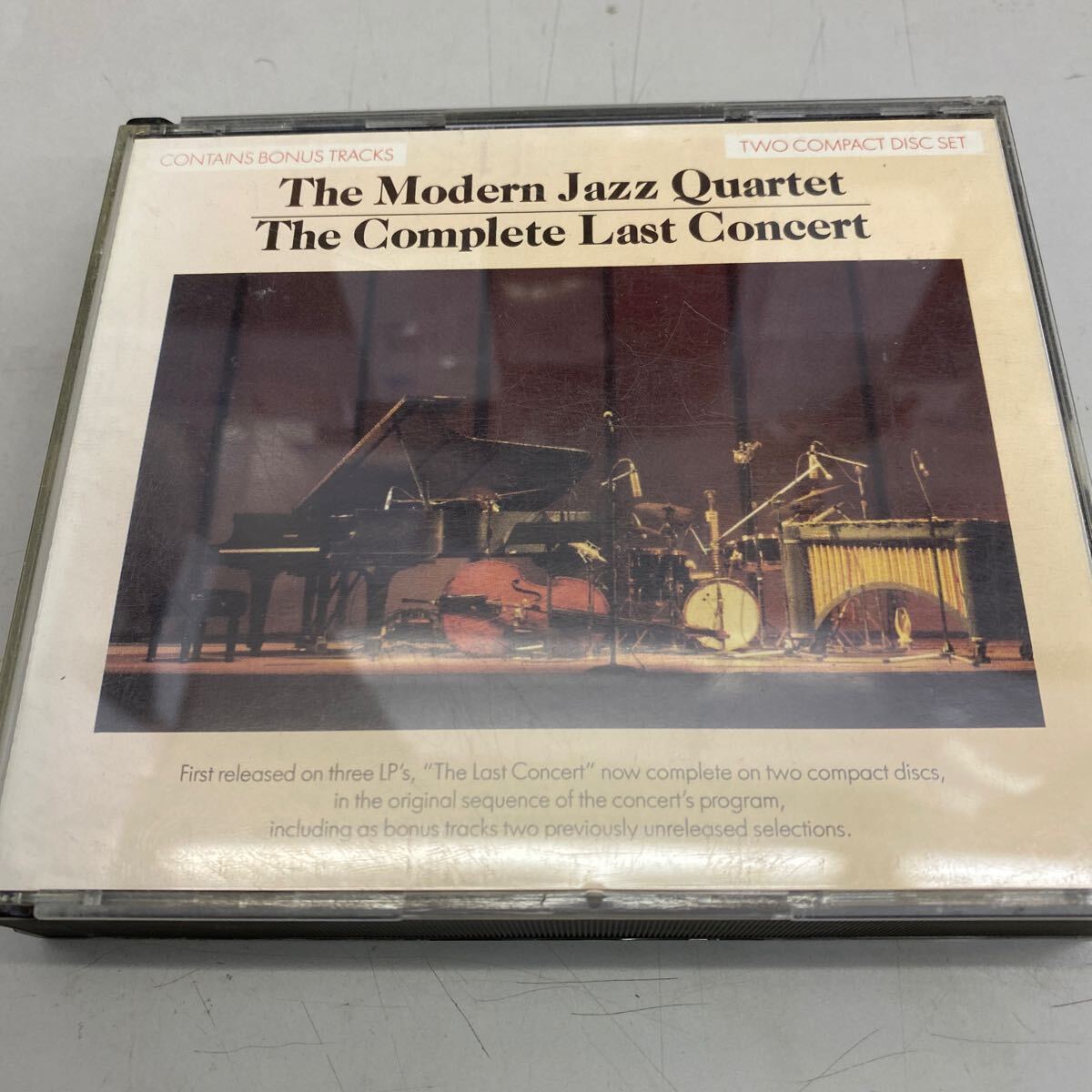 CD the modern jazz quartet /the complete last concert /CD2枚組、ケース日焼けなど劣化あり、盤面目立った傷なし、管理No.3348の画像1