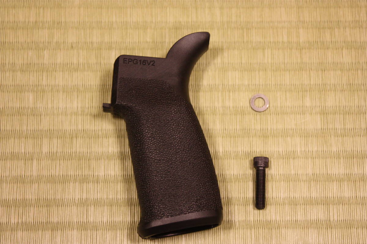 実物 MFT ENGAGE AR15/M16 Pistol Grip V2 BK 中古