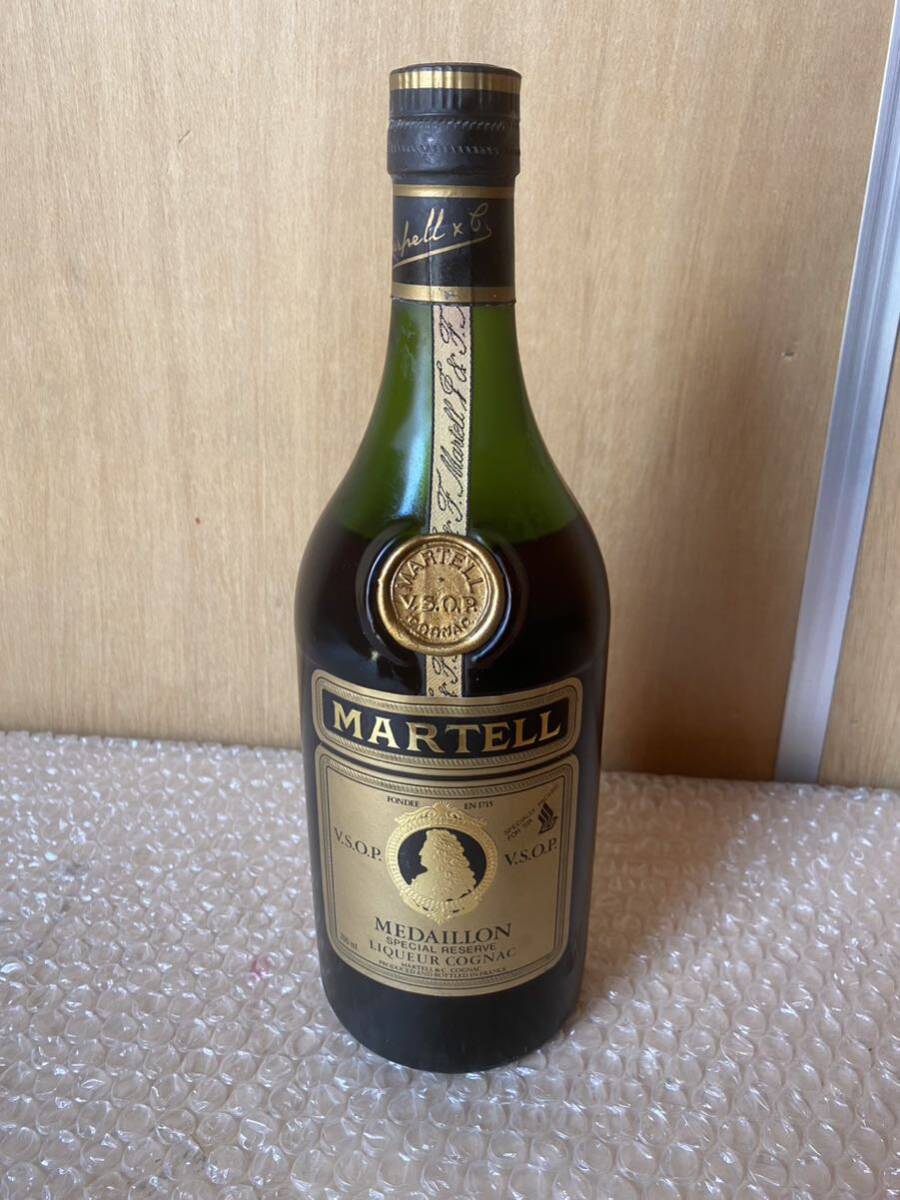 【未開栓】M1419 マーテル VSOP メダイヨン MARTELL 金ラベル　700ml ブランデー　コニャック 度数未記載_画像2