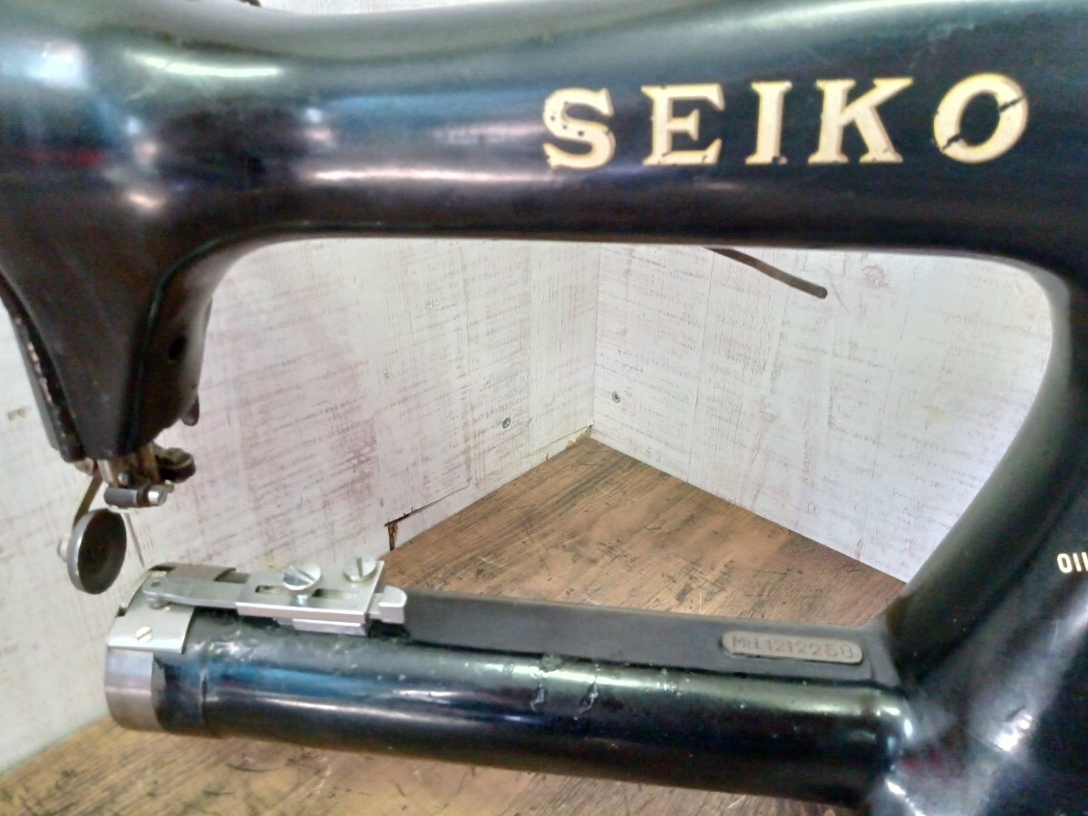 必見!! 希少 SEIKO セイコー TE-1 工業用ミシン 腕ミシン 八方ミシン 足踏みミシン 革縫い ミシン レザークラフト ジャンクの画像3