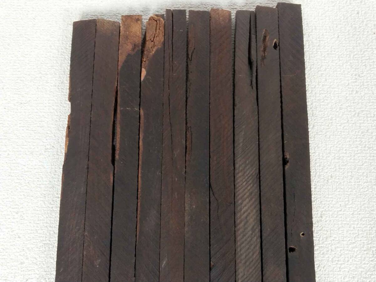 ［２４０４０］黒檀 木片 材料 荒材 １０点 約８４０ｇ 傷あり アフリカ産 生物資源 天然素材 無着色無垢材の画像2