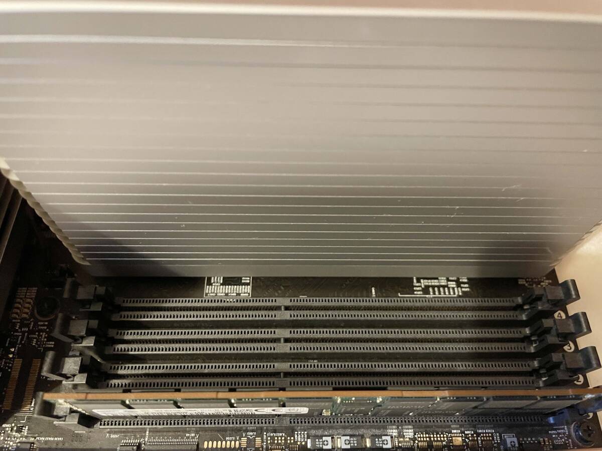 【美品】MacPro Mid 2012 A1289のCPUドーターボード（Xeon X5675 3.06GHz 2個、メモリ16GB 2枚装着）_画像8