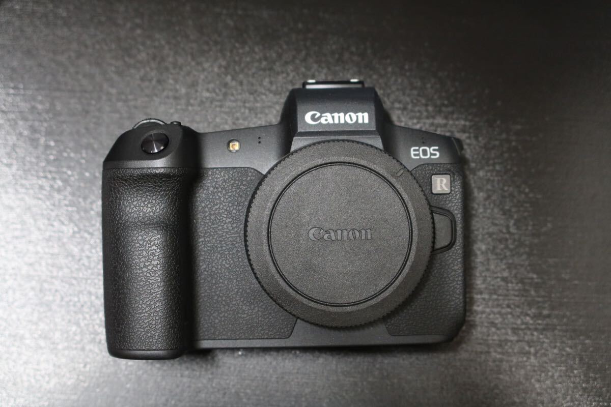 Canon EOS R 本体　バッテリー2個付き　傷少な目_画像1