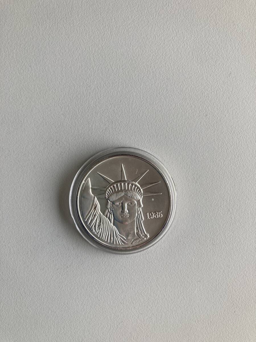 銀貨 純銀製 メダル １オンス アメリカ 自由の女神 1985年  コインカプセル保管品の画像1