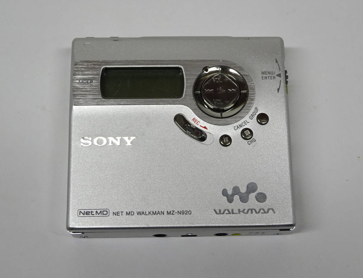 ■SONY■ Net MD WALKMAN ウォークマン MZ-N920 本体+電池ケース ■動作OK■_画像2