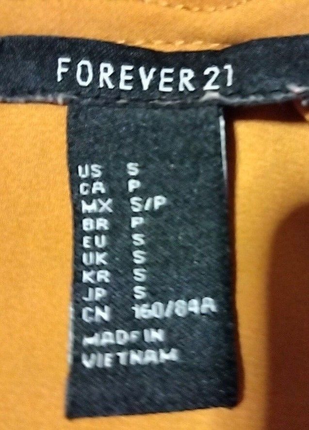 FOREVER21  トップス カットソー フリル袖 フリフリシャツ