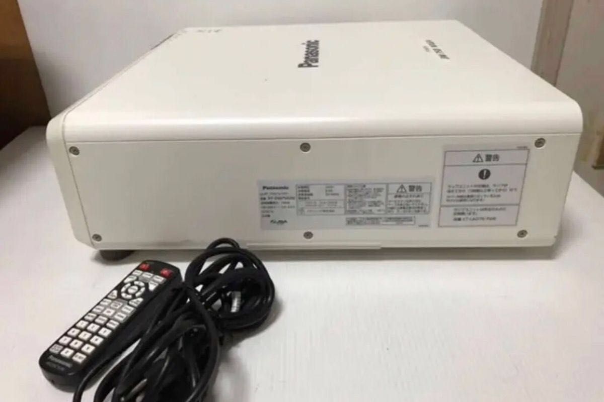 Panasonic PT-DW750JW 7000ルーメン HDMI 投写画面サイズ50-600 Panasonic PT-DW750JW 7000ルーメン HDMI 投写画面サイズ50-600