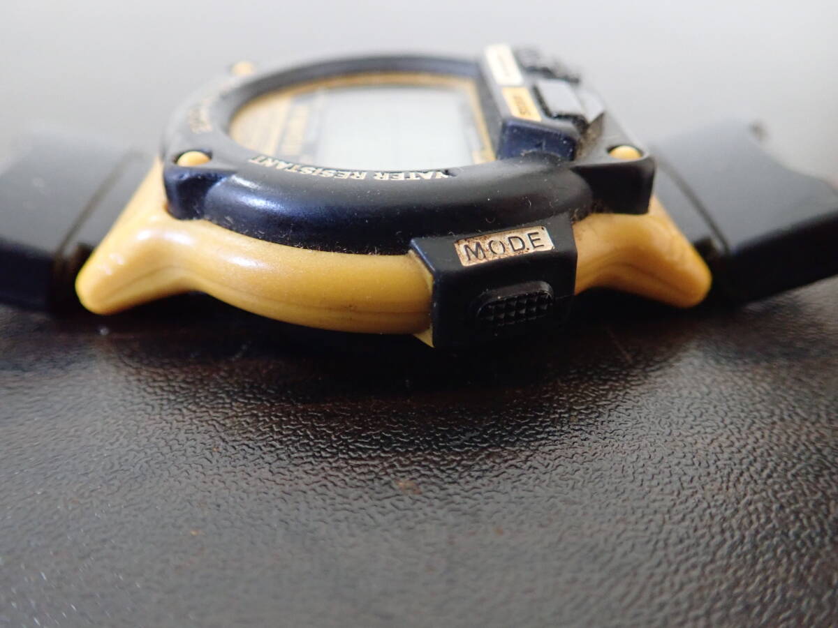 TIMEX タイメックス IRONMAN アイアンマン イエロー 腕時計 不動 ジャンク扱い 激安１円スタートの画像6