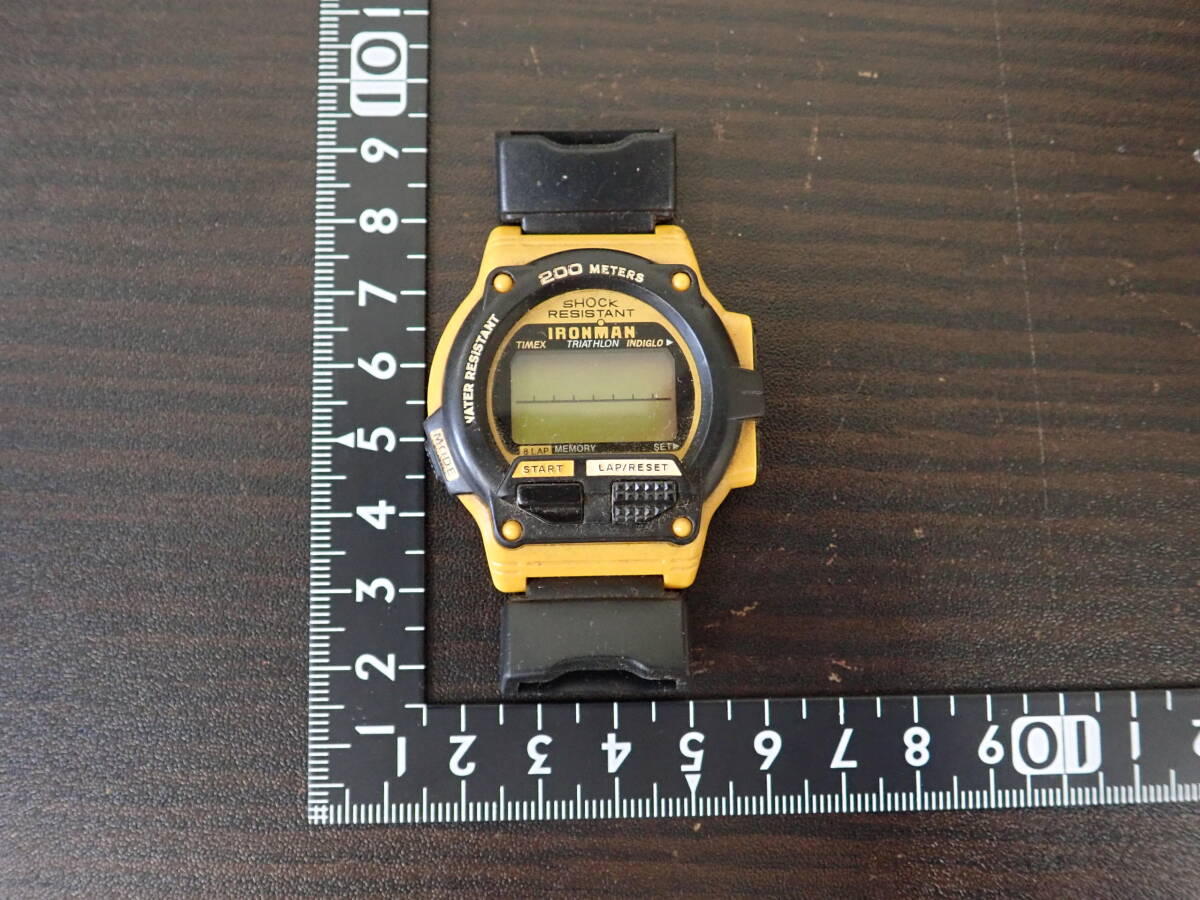 TIMEX タイメックス IRONMAN アイアンマン イエロー 腕時計 不動 ジャンク扱い 激安１円スタートの画像2