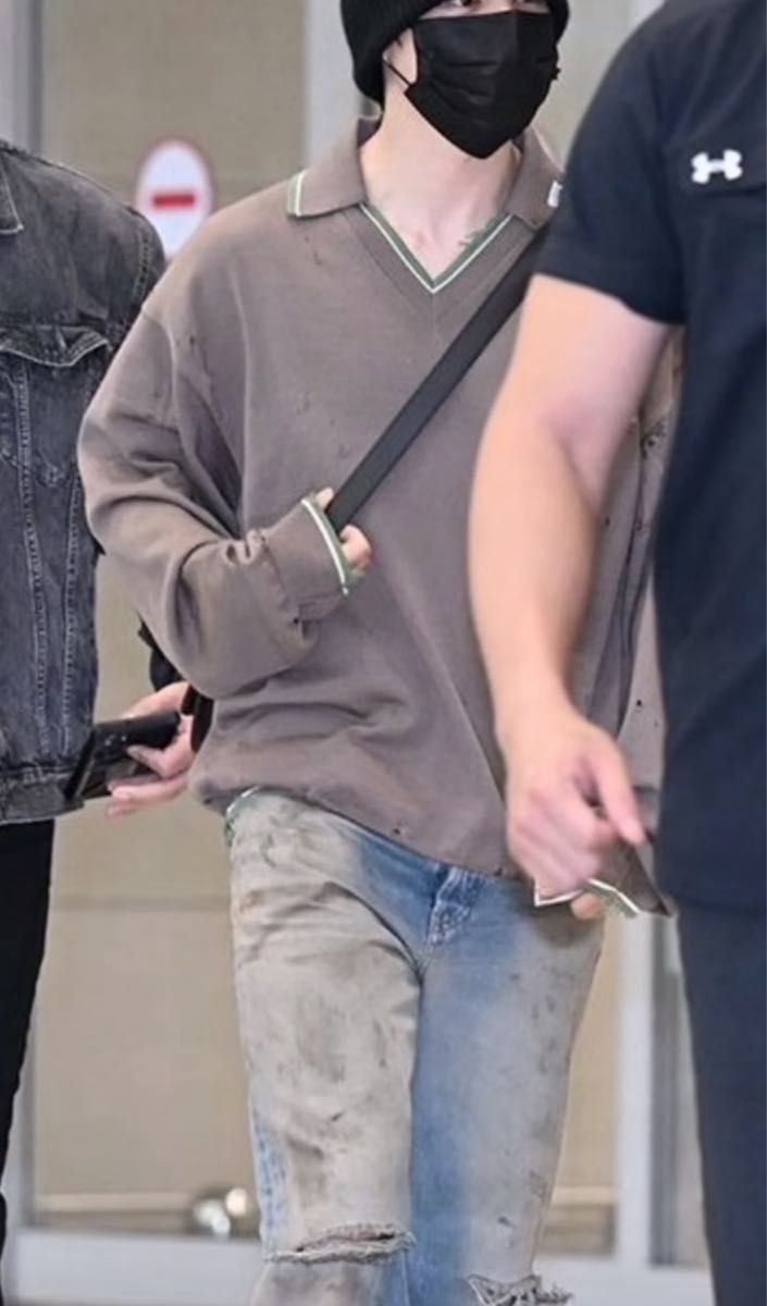 新品未使用 AcneStudios ルーズフィットジーンズ 2021M 30/32 新品未使用 AcneStudios ルーズフィットジーンズ 2021M 30/32