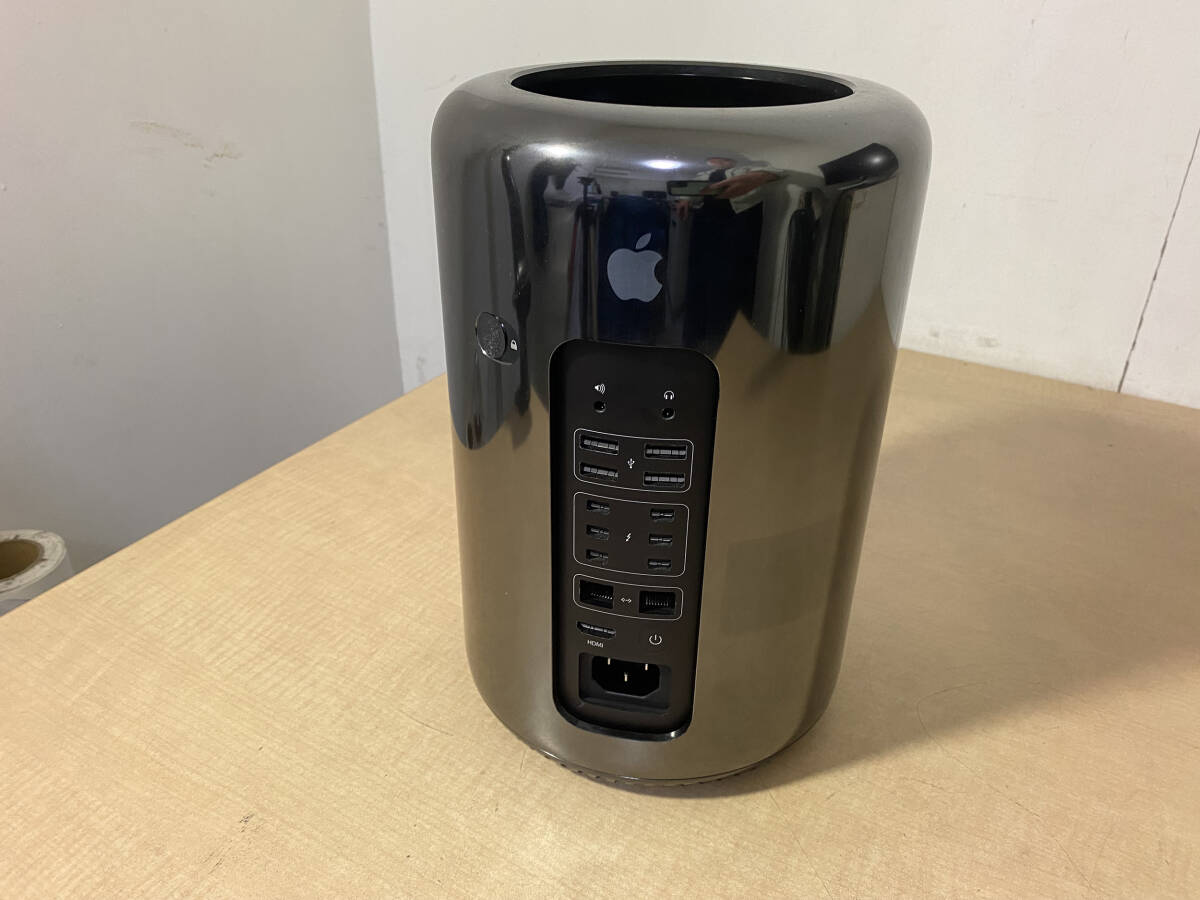 【40】Apple Mac Pro Late 2013 Xeon E5-1650 v2 3.5GHz/16GB/SSD256GB/macOS Montereyの画像1