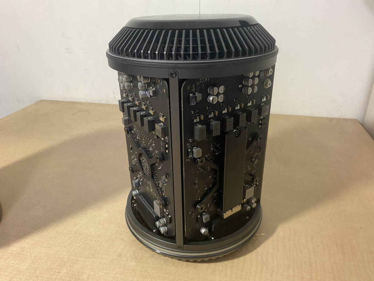 【43】Apple Mac Pro Late 2013 Xeon E5-1620 v2 3.7GHz/32GB/SSD256GB/macOS Montereyの画像4