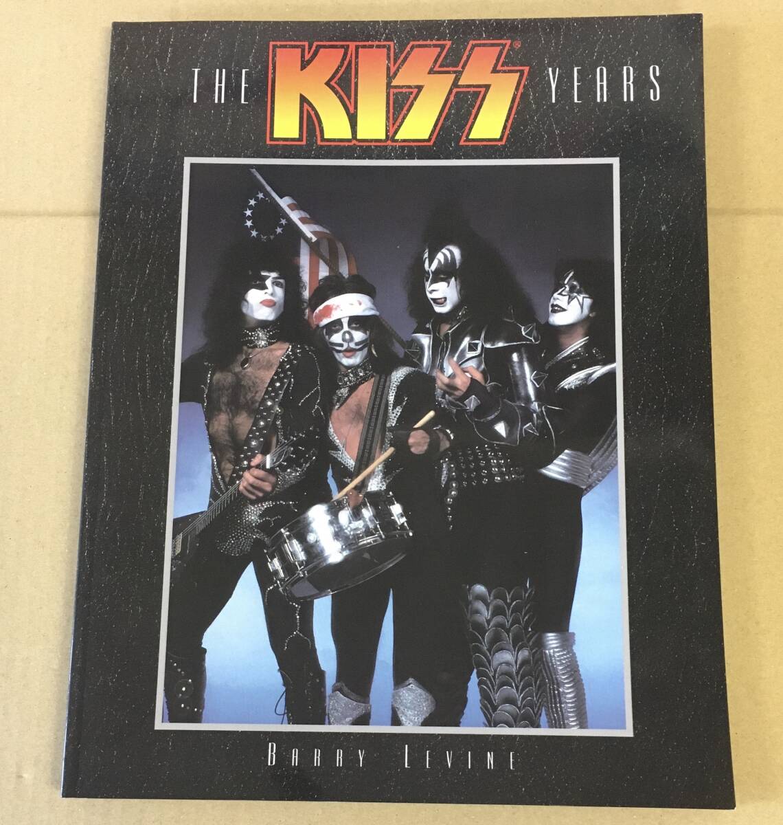  foreign book photoalbum kisKISS - THE KISS YEARS...h-2432 Paul Stanley / Gene Simmons / Ace Frehley / Peter Criss