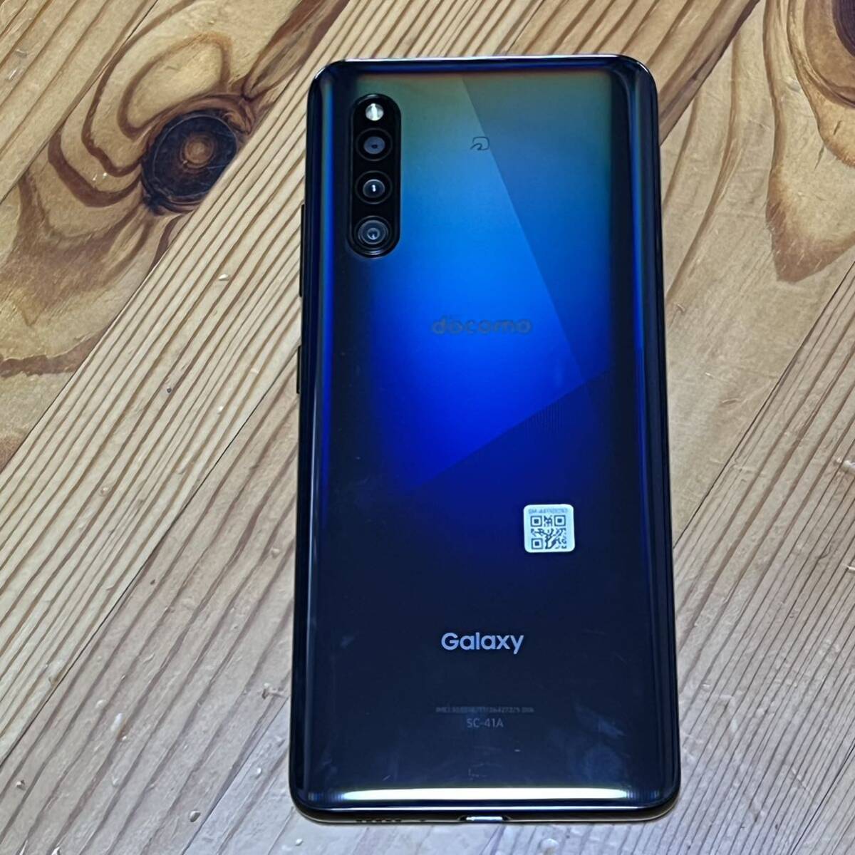 美品 ドコモ Galaxy A41 SC-41A SIMロック解除済み Android スマホ本体_画像3