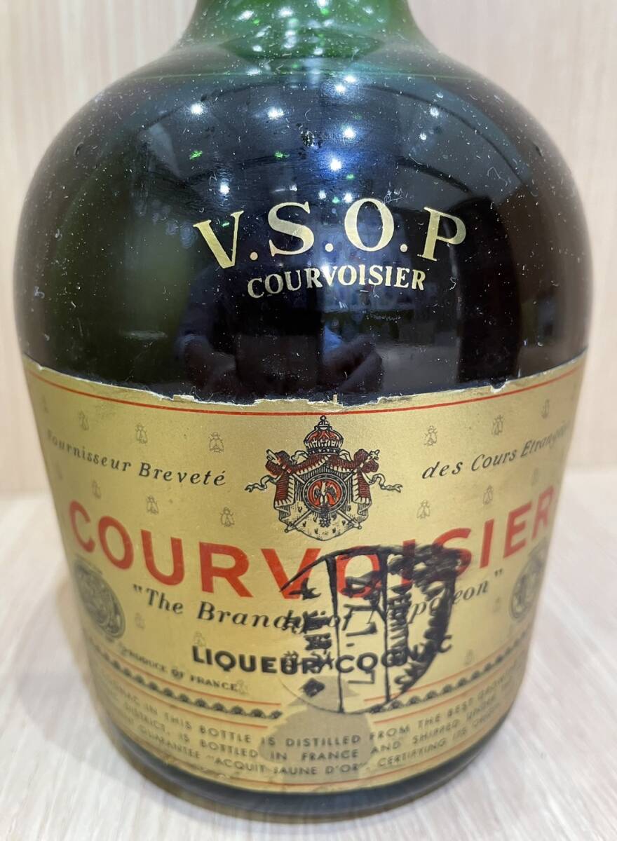 【APS 8495】1円スタート 未開栓 COURVOISIER COGNAC VSOP クルボアジェ コニャック ブランデー 700ml 40％ お酒 古酒 箱付き 現状品_画像4