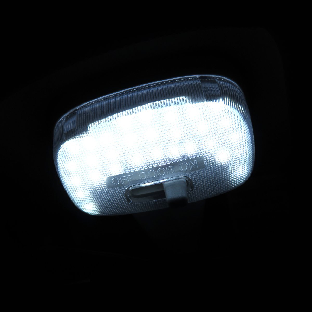 エブリィバン スクラムバン NV100クリッパーバン ミニキャブバン LED ルームランプ 前席室内灯 3chip SMD 63灯 ホワイト 内装の画像1